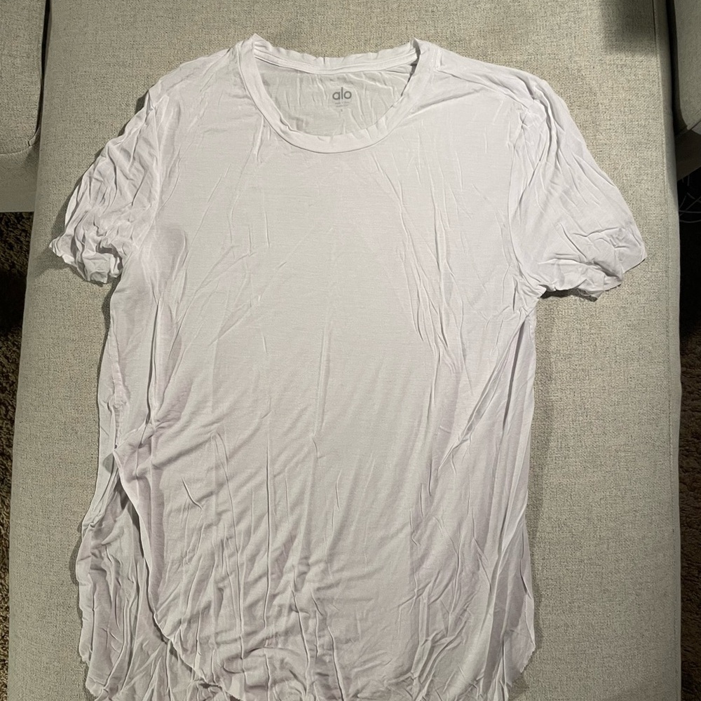 ALO Yoga Short-Sleeve T-Shirt in White w slit on sides